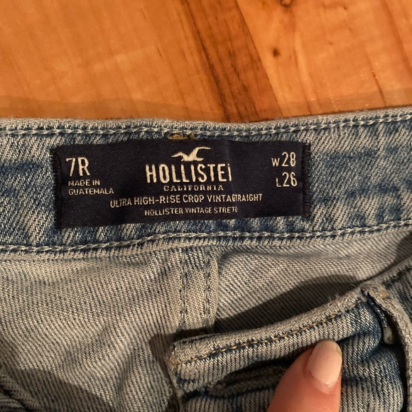 hollister women’s blue jeans #jeans #cute #casual - Picture 3 of 4